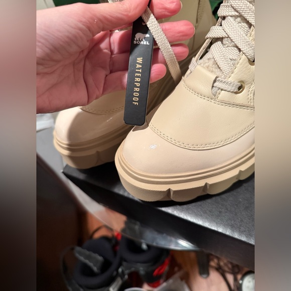 Sorel Boots nwt size 8 - Picture 4 of 12